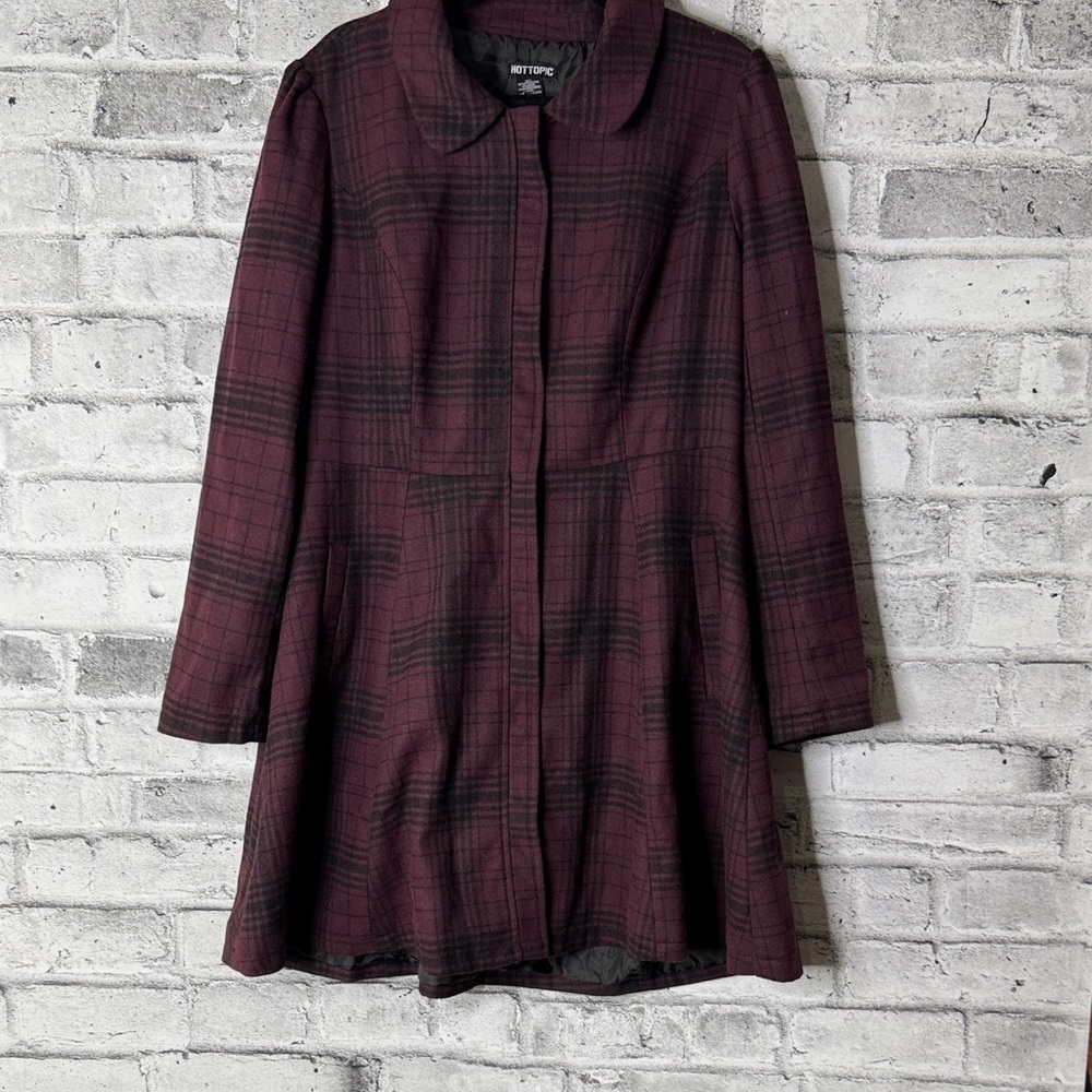 Hot Topic Burgundy & Black Plaid Collared Zippered Long-Sleeve Wool Blend Coat